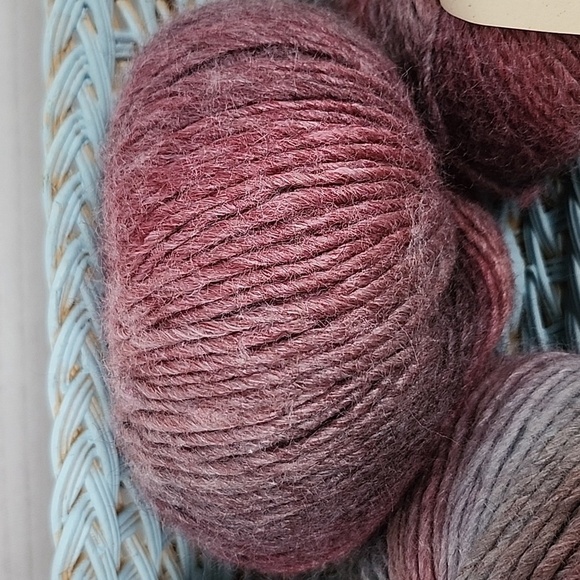 Rowan Tapestry 524 Yds Mauve Purple Self-Stripping Gradient Wool Blend Yarn NWT - Picture 2 of 4